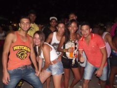 Oktober 10 Anos